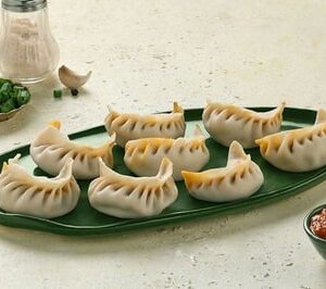 Handcrafted Chicken Schezwan Dumplings / Momos - Pack of 8 (185g)